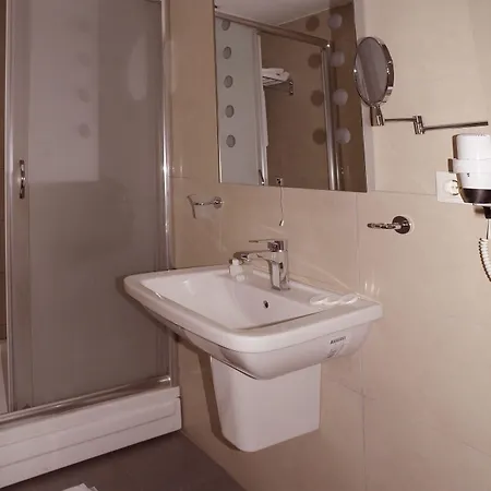 Davos Hotel 2*